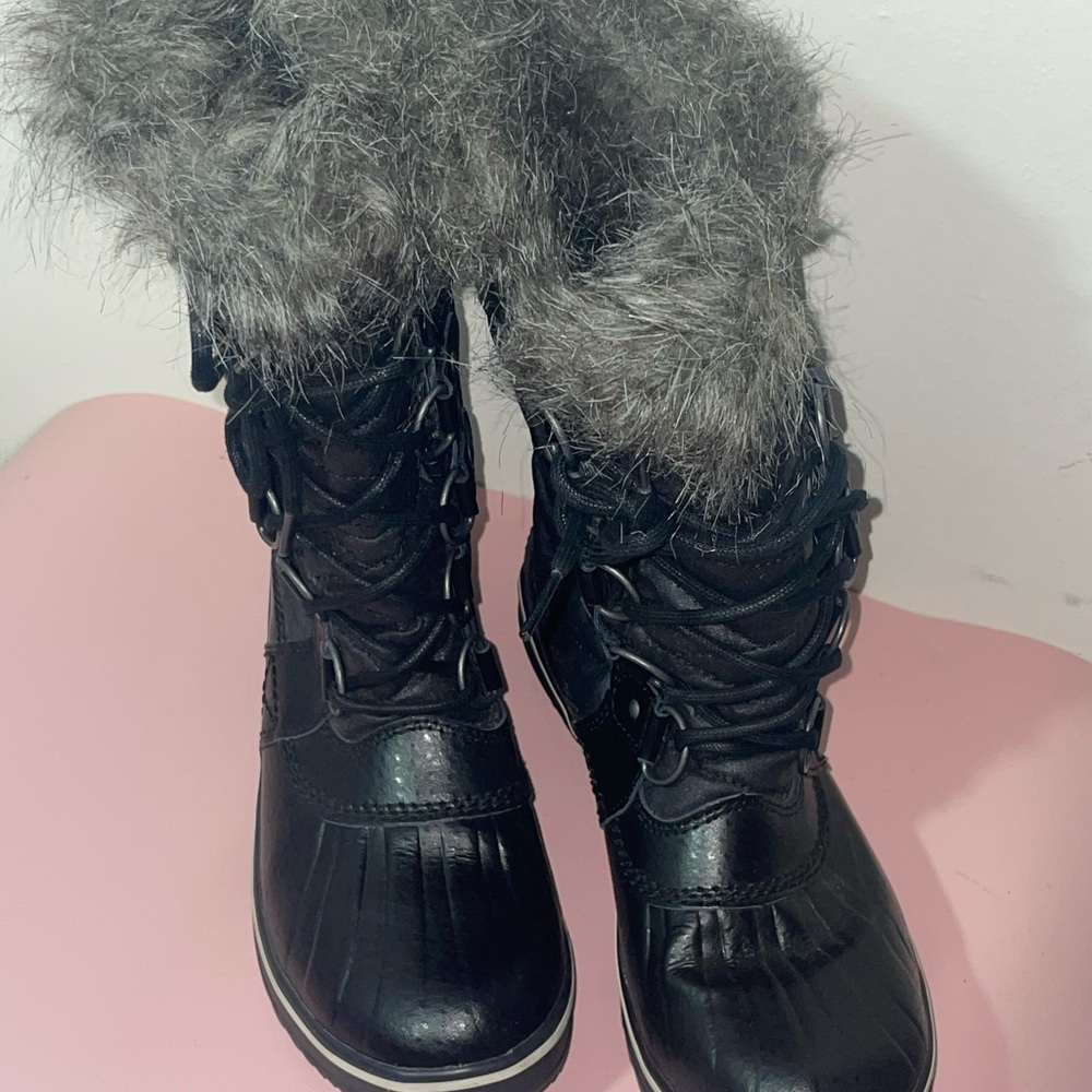 Sorel Tofino ll  Boots 6.5 NWOT